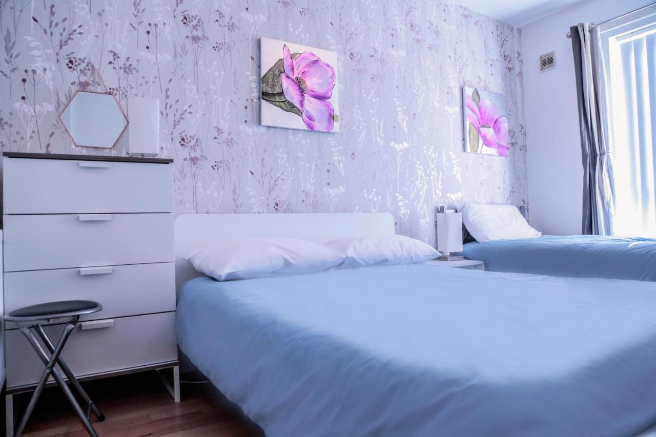 Perfect Central City Location - Parking - 3 Beds - 2 Bedrooms Белфаст Экстерьер фото