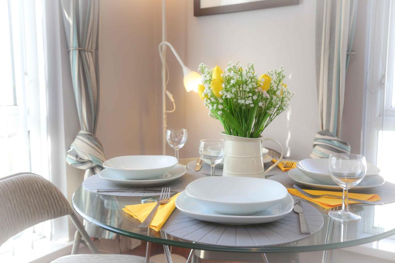 Perfect Central City Location - Parking - 3 Beds - 2 Bedrooms Белфаст Экстерьер фото